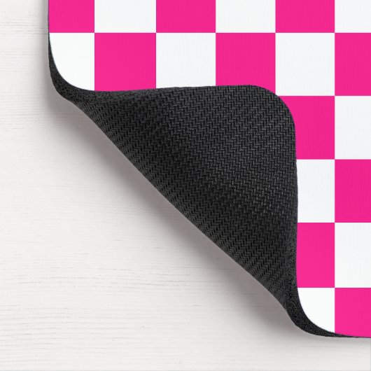 Gekreuzte Quadrate mit weißem, rosa Retro Mousepad (Ecke)