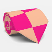 Gekreuzte Quadrate pfirsichfarbenes geometrisches  Krawatte (Gerollt)