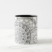 Gekritzel-Blumen und Mandalas Zweifarbige Tasse (Mittel)