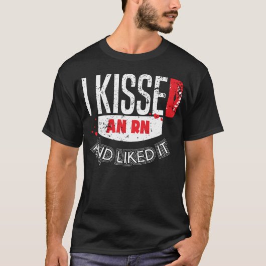 Geküsster RN-Krankenschwester T-Shirt (Vorderseite)