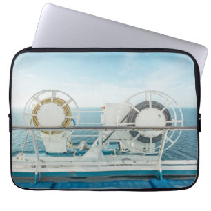 Geländer eines Kreuzschiffs Laptopschutzhülle