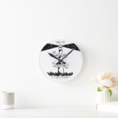 GELASSEN, ES GIBT LICHT schwarz-weiß Runde Wanduhr (Zuhause)