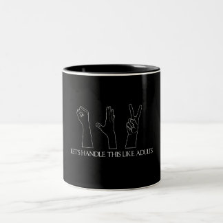 Gelassen uns, dieses zu behandeln mögen Sie Zweifarbige Tasse