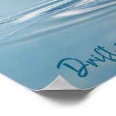 Gelassenheit in Bewegung: Floating Dandelion Seed Poster (Ecke)