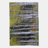 Gelassenheit in Gold und Green Aspen Geschirrtuch (Vertikal)