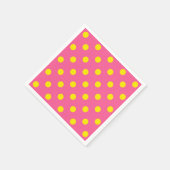 Gelb auf rosa Polka Dots Design Serviette (Ecke)