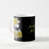 Gelb auf weißem Daffodil Kaffeetasse (Vorderseite Links)