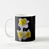 Gelb auf weißem Daffodil Kaffeetasse (Links)