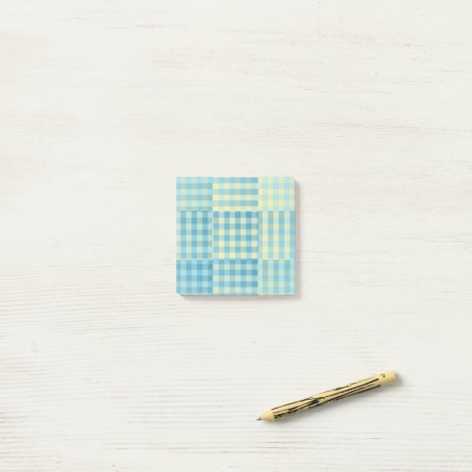 Gelb Blau Karo Patchworkmuster Post-it Klebezettel (Auf Schreibtisch)