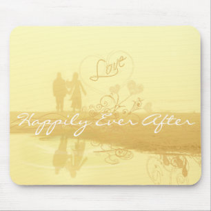 Gelb für immer nach einer Hochzeit am Strand Mousepad