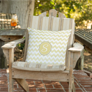 Gelb glänzender Grunge-Chevron mit Monogramm Kissen
