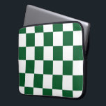 Gelb grün und weiß laptopschutzhülle<br><div class="desc">Cooles, schlichtes grün-weiß kariertes Muster besteht aus Reihen abwechselnd weißer und grüner Quadrate. Fühlen Sie sich frei, um das Produkt zu Ihrem eigenen machen. Digitales 9000 x 6000 Pixel Bild. Copyright ©2013 Claire E. Skinner, Alle Rechte vorbehalten. Um dieses Design auf anderen Artikeln zu sehen, klicken Sie auf den Link...</div>