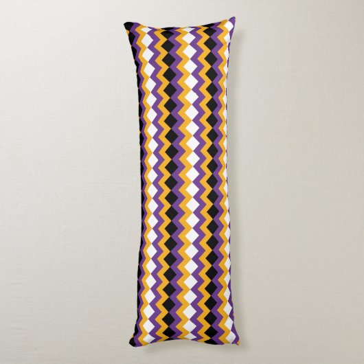 Gelb, Lila, schwarz und weiß Zigzag Zickzack Seitenschläferkissen (Rückseite (Vertikal))