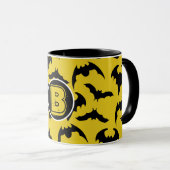 Gelb & Schwarze Fledermäuse Halloween Tasse (VorderseiteRechts)