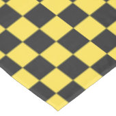 Gelb-schwarzes Schachbrettmuster Tischdecke (Schrägansicht)