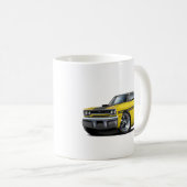 Gelb-Schwarzes Spitzenauto 1970 Plymouths GTX Kaffeetasse (VorderseiteRechts)