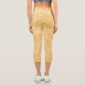 Gelb sieht aus wie ein gestreiftes Brett auf der K Capri Leggings (Rückseite)
