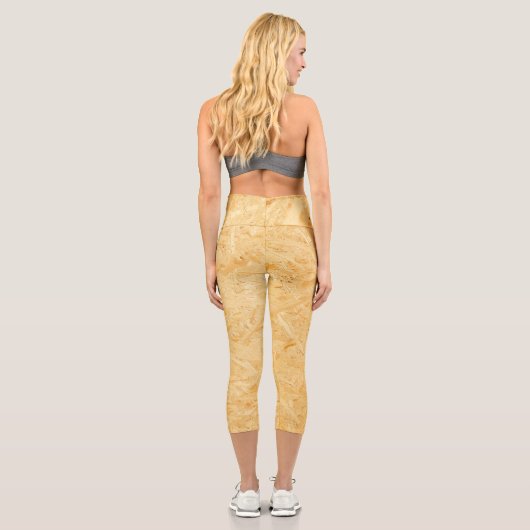 Gelb sieht aus wie ein gestreiftes Brett auf der K Capri Leggings (Rückseite)