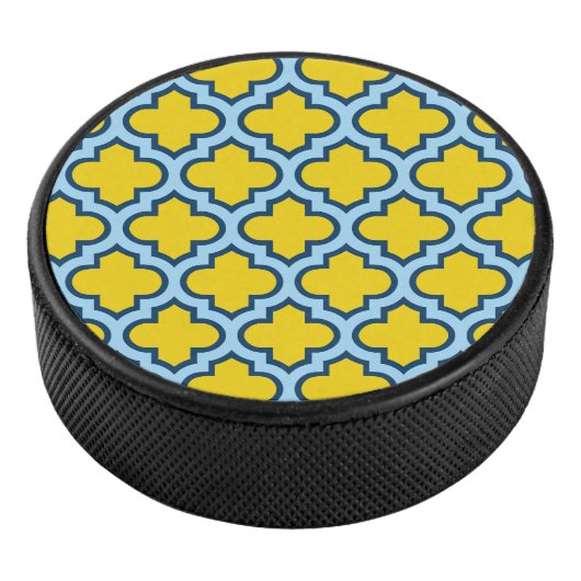 Gelb und Baby Blue Trellis, Gitter, Quatrefolie Eishockey Puck (3/4)