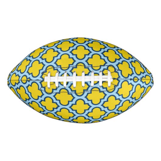 Gelb und Baby Blue Trellis, Gitter, Quatrefolie Football (Vorderseite)