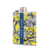 Gelb und Grau Camouflage Ihr Name personalisieren Flachmann (Links)