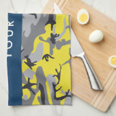 Gelb und Grau Camouflage Ihr Name personalisieren Geschirrtuch (Viertel Falte)