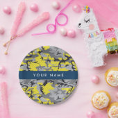 Gelb und Grau Camouflage Ihr Name personalisieren Pappteller (Party)
