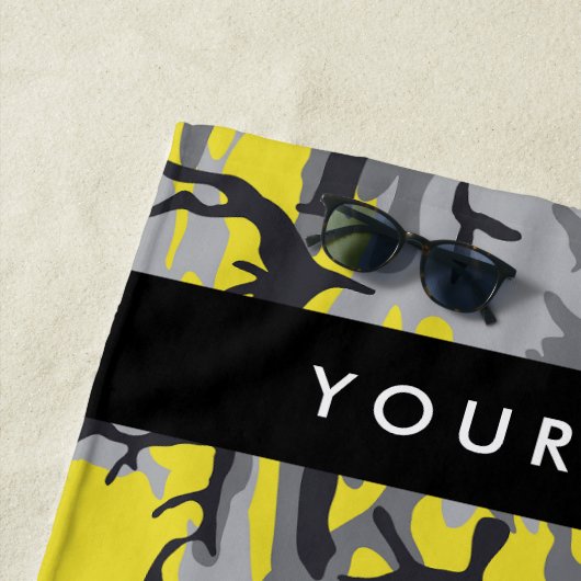 Gelb und Grau Camouflage Ihr Name personalisieren Strandtuch (Beispiel)