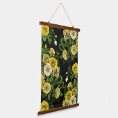 Gelb und grün versteckt in den Rose Wandteppich Mit Holzrahmen (Gewinkelt)