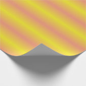 Gelb und rosa glänzend gestreift geschenkpapier (Ecke)