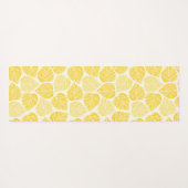 Gelb und Taupe Leaf Natural Trendy Monogram Yogamatte (Rückseite (Horizontal))