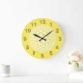 Gelb/Weiß-Dreieck mit Mandala Große Wanduhr (Zuhause)