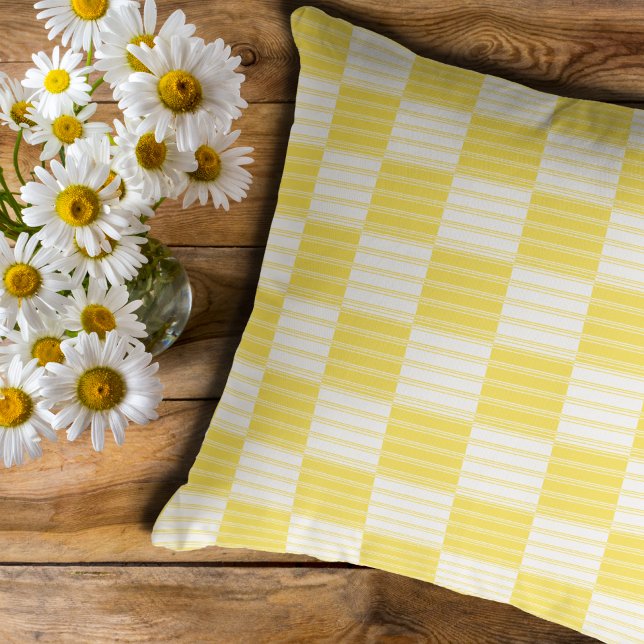Gelb-weiß gestreifte Patchwork Kissen (Von Creator hochgeladen)