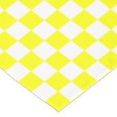 Gelb-weiß karierter Karo Tischdecke (Schrägansicht)