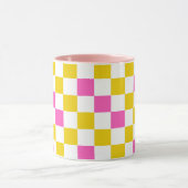 Gelb Weiß Rosa Kariertes Design  Tasse (Zentrum)