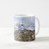 Gelbbbellische Marmot-Gazing in den Rocky Mountain Kaffeetasse (VorderseiteRechts)