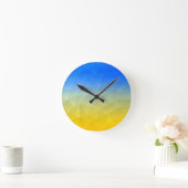 Gelbblaues geometrisches Muster Runde Wanduhr (Zuhause)