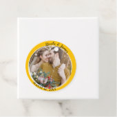Gelbblütengelbe Minimalrunde Foto Hochzeit Geschenkanhänger (Beispiel)