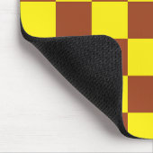 Gelbbraun, kariertes Karo-Muster Mousepad (Ecke)