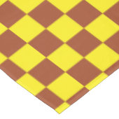 Gelbbraun, kariertes Karo-Muster Tischdecke (Schrägansicht)