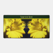 Gelbe affodische Blume Petals Personalisiert Schreibtischunterlage (Vorderseite)