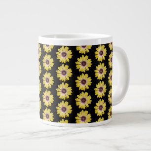Gelbe afrikanische Gänseblümchen-Blumenmuster auf Jumbo-Tasse