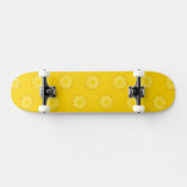 Gelbe Ananas schneidet Muster Skateboard (Horizontal)