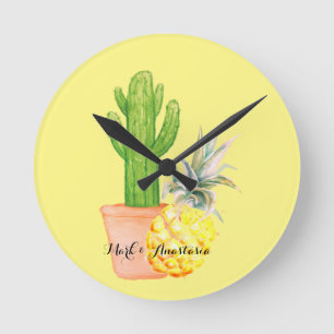 Gelbe Ananas und Kakteen der modernen Liebe Runde Wanduhr
