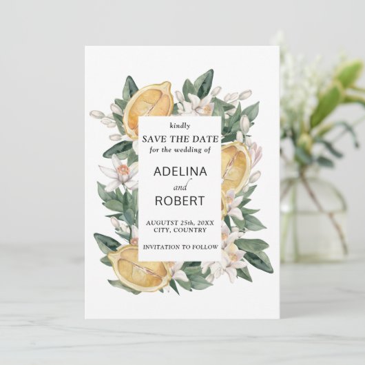 Gelbe Aquarellfarben und grüne Blätter Hochzeit Save The Date (Stehend Vorderseite)