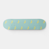 Gelbe Banane zeichne blaues Muster Skateboard (Horizontal)