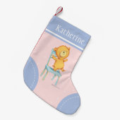 Gelbe Bärentänze und Plays auf dem Stuhl Kleiner Weihnachtsstrumpf (Vorderansicht (hängend))