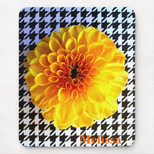 gelbe Blume auf Hahnentrittmuster mousepad (Vorne)