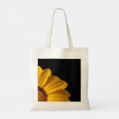 Gelbe Blume auf schwarzem Hintergrund Tragetasche (Rückseite)
