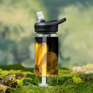 Gelbe Blume auf schwarzem Hintergrund Trinkflasche